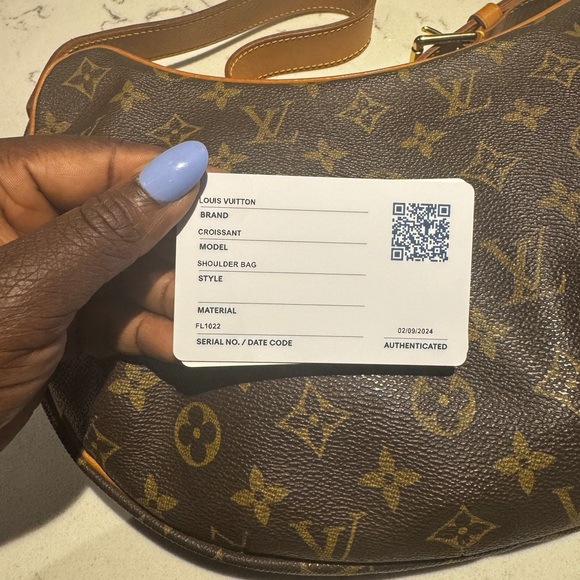 Louis Vuitton Croissant MM Bag - Picture 3 of 11